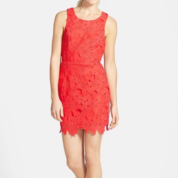 Astr Dresses & Skirts - ASTR The Label Women TEXTURED FLORAL BODYCON DRESS Size Large.